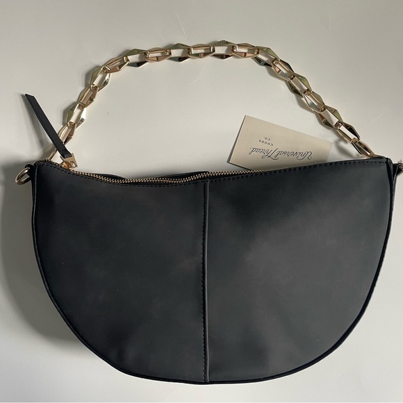 Universal Thread Black and Gold Shoulder Bag with Crescent Shape Chic Modern - Picture 1 of 9